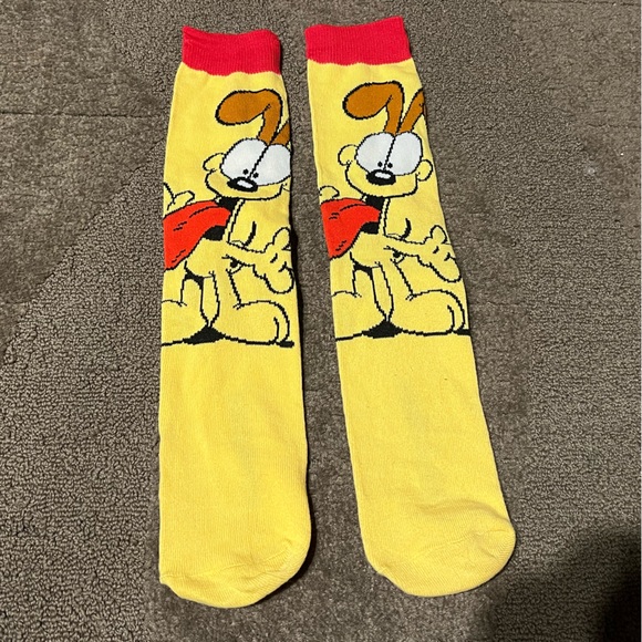 *6 for $10!* Garfield Odie Socks Jim Davis Yellow Red Paws Inc Official Mid-Calf - Picture 1 of 3
